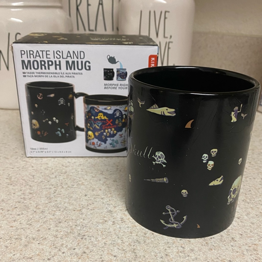 Kikkerland Pirate Island Heat Changing Mug | Color Morph Skull Coffee Cup - Picture 2 of 5
